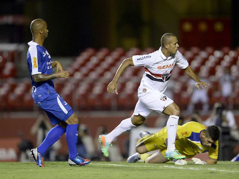 <p>Luís Fabiano foi o nome da vitória do São Paulo</p>