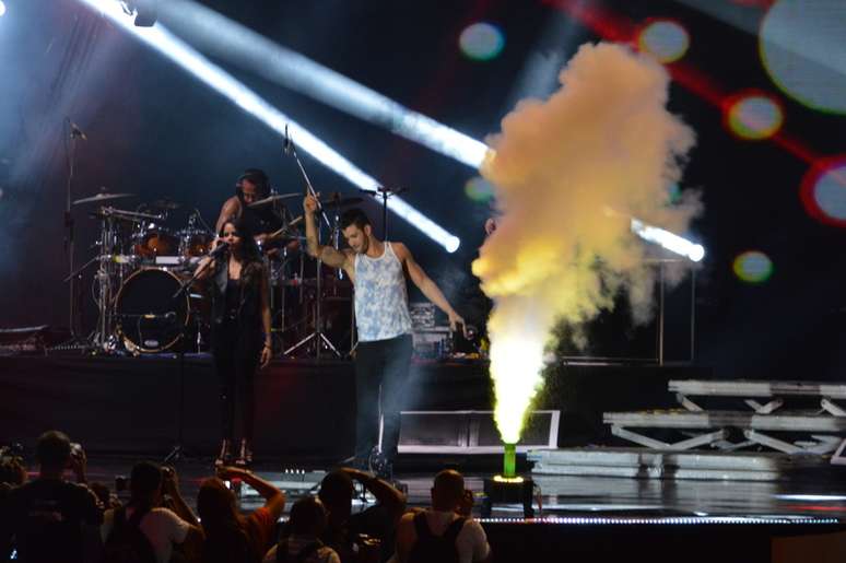 Gusttavo Lima mesclou can&ccedil;&otilde;es da carreira com sucessos baianos