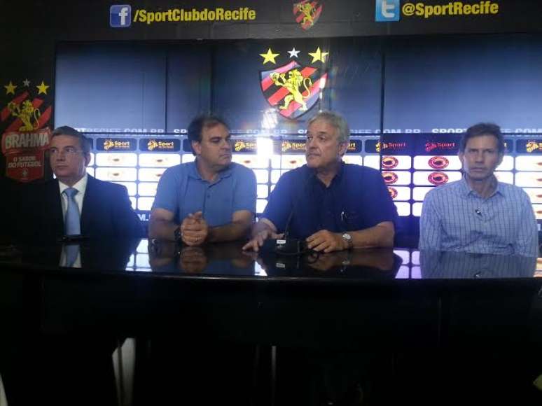 Arnaldo Barros, Nei Pandolfo, Sergio Kano e Gustavo Dubeux (da esquerda para a direita) participaram da coletiva