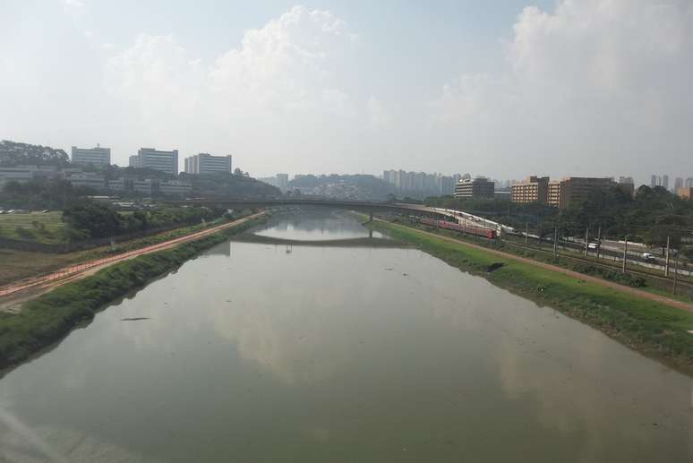 <p>S&atilde;o Paulo ter&aacute; mais um dia quente e seco nesta quinta-feira</p>