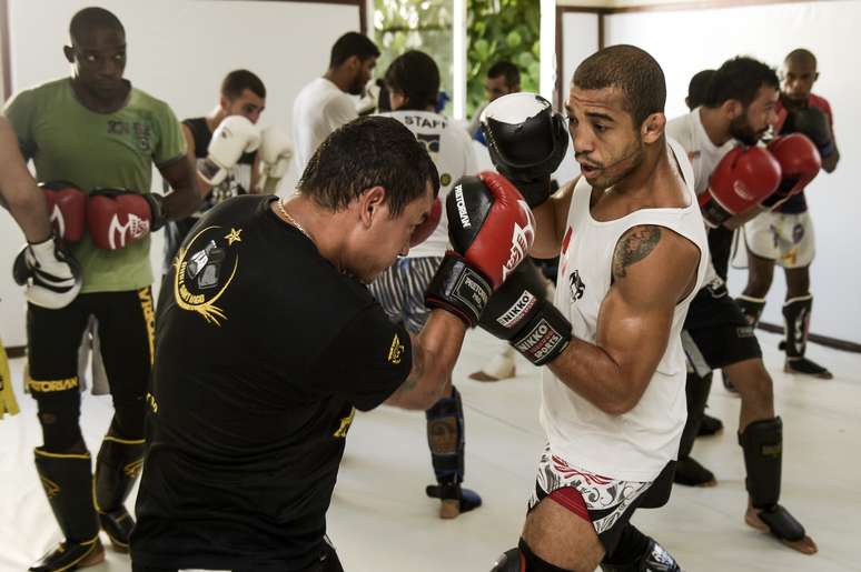 José Aldo treina boxe com Acelino "Popó" Freitas