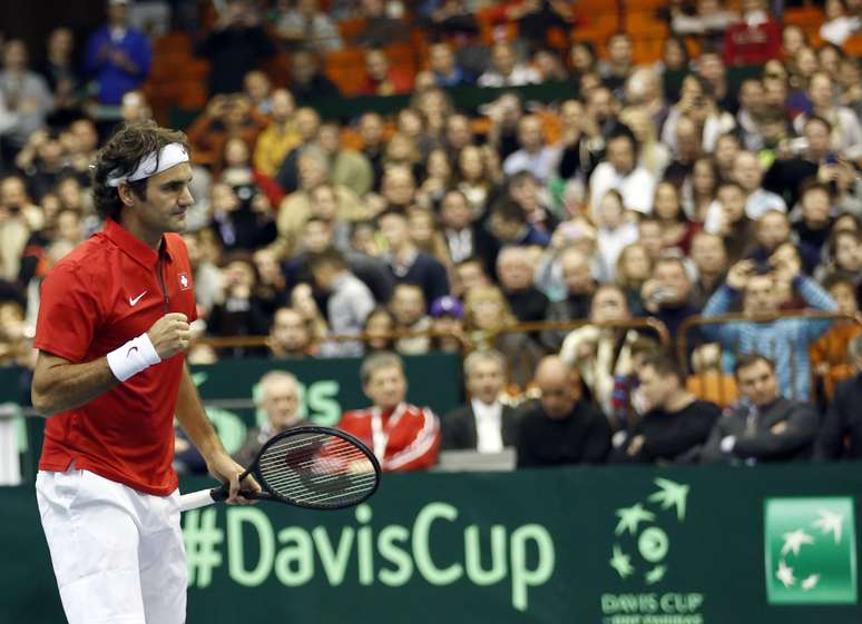 <p>Federer não encontrou muitas dificuldades para dar o primeiro ponto à Suíça em duelo contra Sérvia</p>