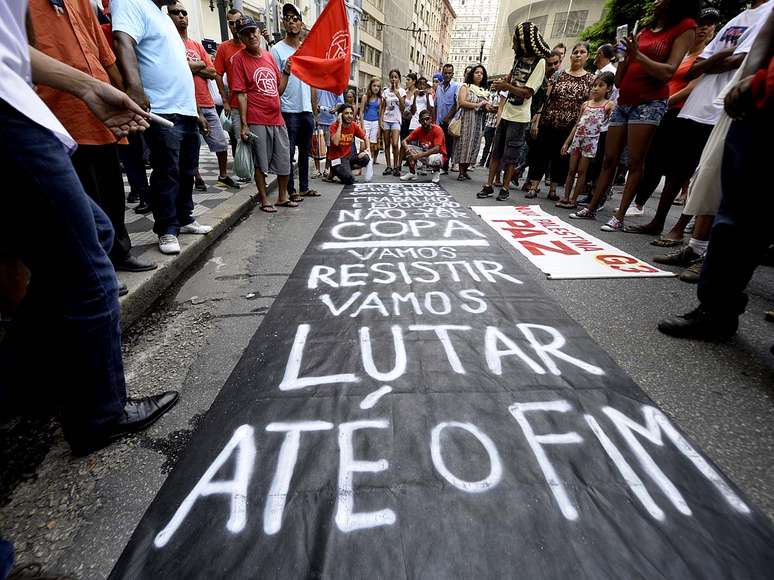 <p>Grupo criticou a a&ccedil;&atilde;o policial no protesto no centro de S&atilde;o Paulo quando um manifestante acabou sendo baleado&nbsp;</p>