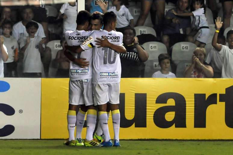 <p>Santos repetiu goleada por 5 a 1 sobre o Corinthians</p>