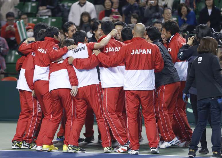 <p>Jap&atilde;o comemora vaga nas quartas de final da Davis</p>