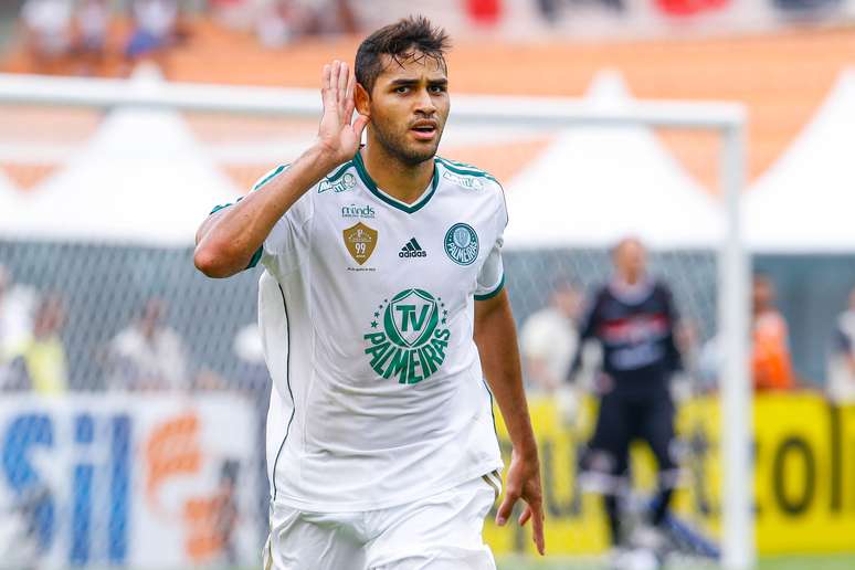 <p>Atacante fez o segundo gol palmeirense em cl&aacute;ssico</p>