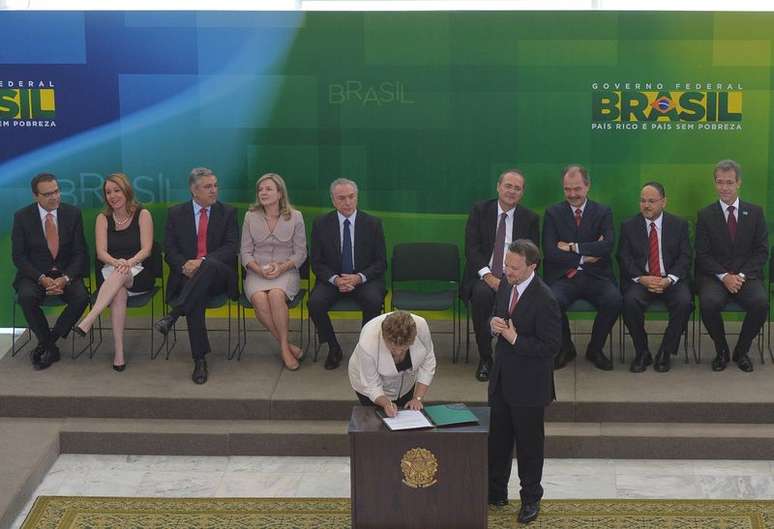 <p>A presidente Dilma Rousseff deu posse a quatro ministros&nbsp;na primeira rodada da atual reforma ministerial</p>