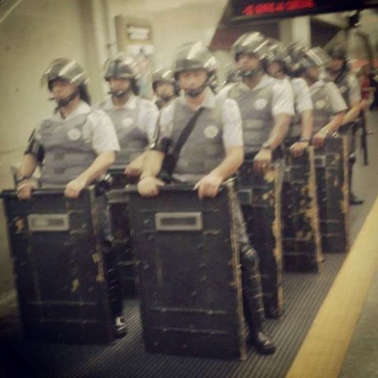 Polícia Militar foi acionada para conter a confusão na estação Tatuapé do Metrô