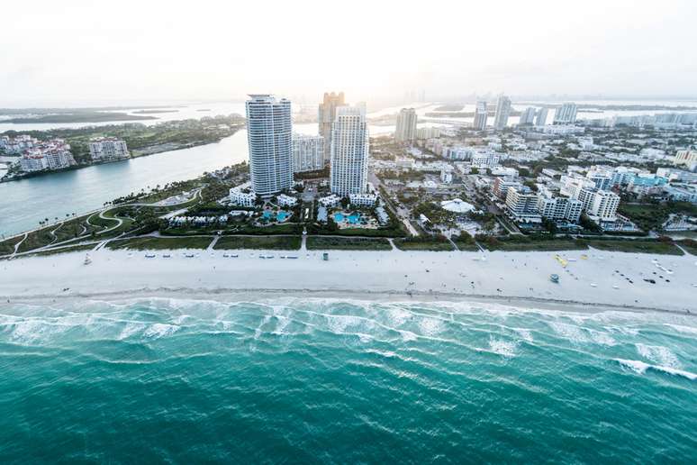 <p>Miami, que faz parte do Triangulo das Bermudas, é uma parada obrigatória para curtir praia e um dia de compras e usada como exemplo na simulação</p>