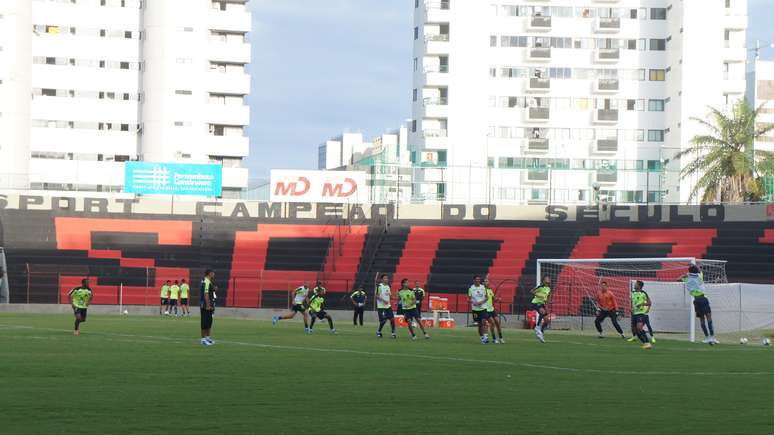 Eduardo Baptista deu muitas orientações ao elenco durante todo o treinamento