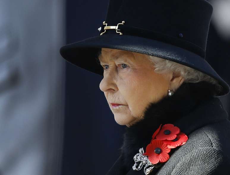 A rainha Elizabeth II completa 62 anos de reinado no trono inglês nesta quinta-feira