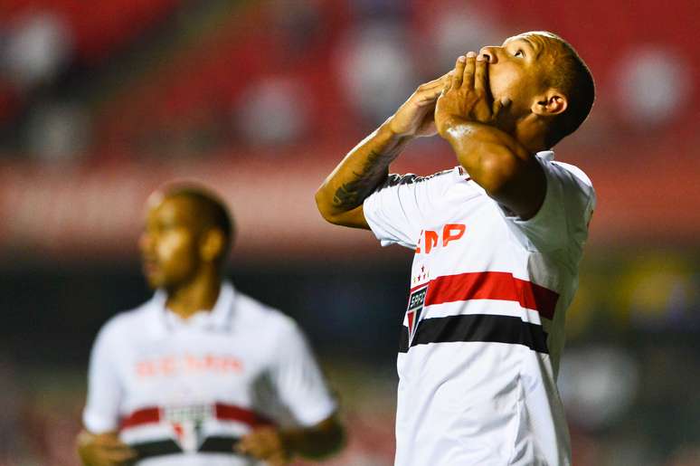 <p>Luís Fabiano marcou o segundo gol e definiu a vitória do São Paulo</p>