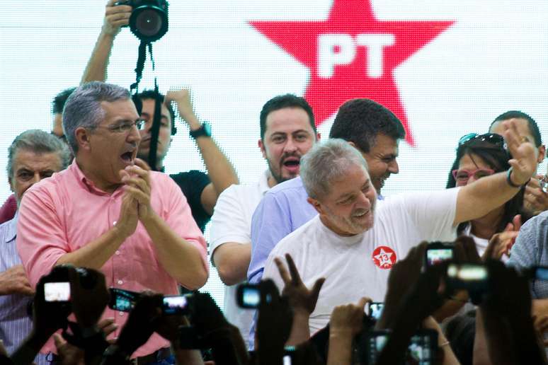 Lula participou do evento em Ribeirão Preto ao lado de Padilha
