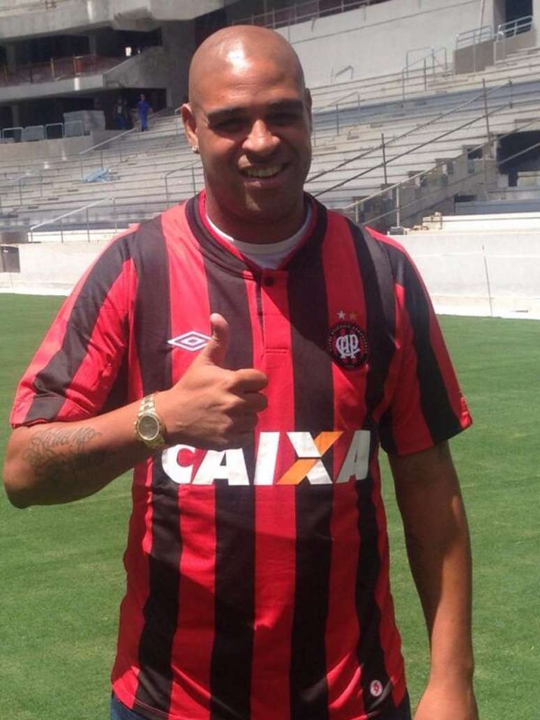 Adriano vai jogar Libertadores pelo Atlético-PR
