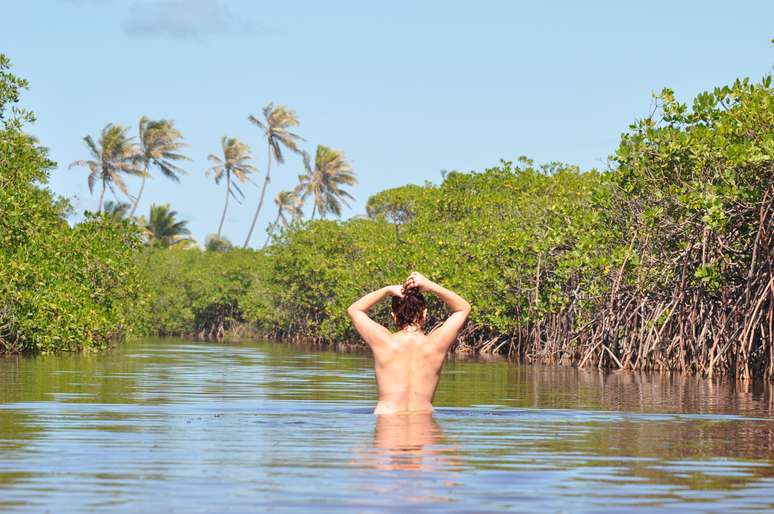 <p>Praia de Massarandupió é o principal destino naturista da Bahia</p>