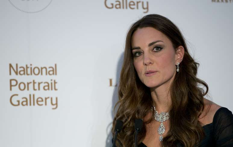 Kate disse estar "encantada" de poder apoiar a National Portrait Gallery, em Londres