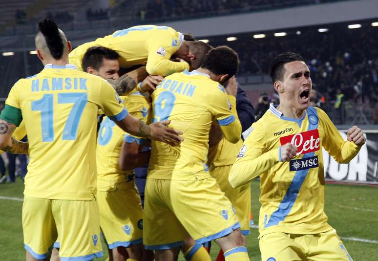 Napoli fez 3 a 0 e atropelou a Roma na semifinal da Copa da Itália