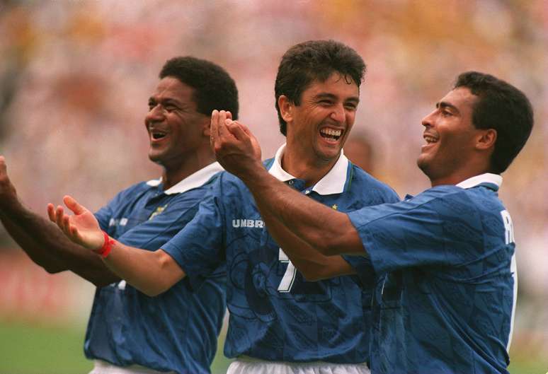 <p>Rom&aacute;rio lembrou t&iacute;tulo de 1994 ao comentar possibilidade de hexa</p>