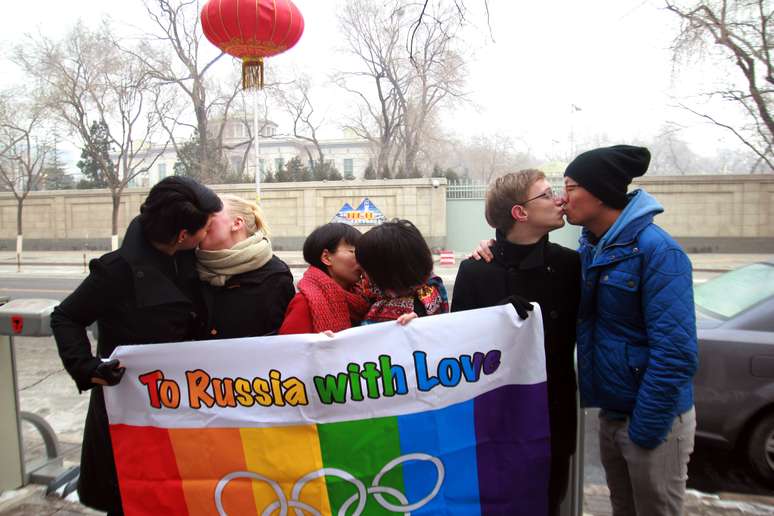 Ativistas chineses mandaram "mensagem" para a Rússia contra lei homofóbica instalada no governo Putin