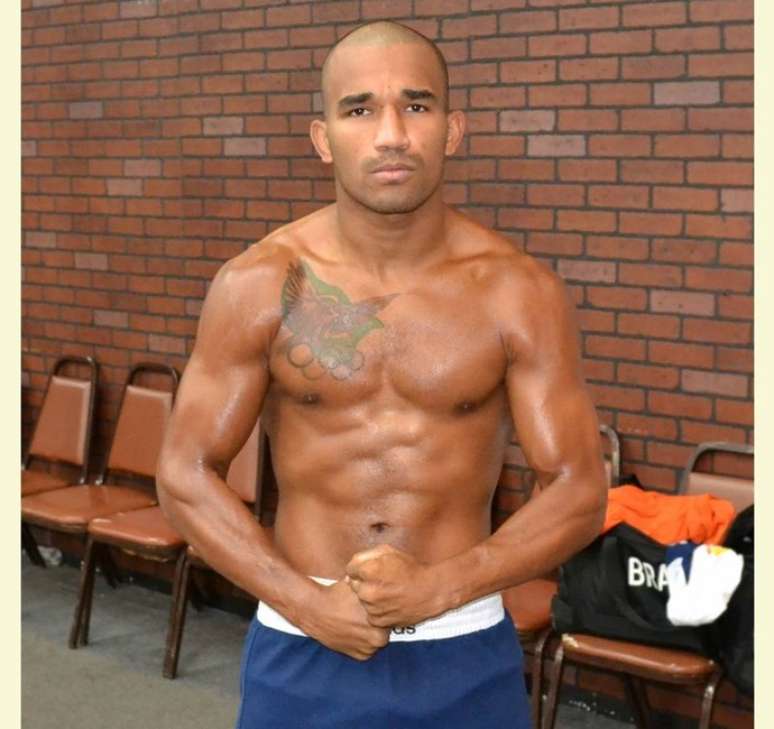 Em forma, Esquiva combinou o peso e n&atilde;o far&aacute; sacrif&iacute;cios antes da luta