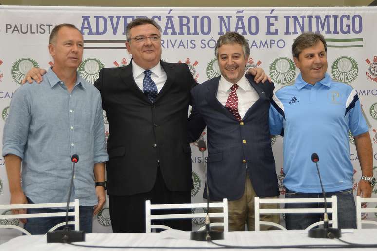 <p>Treinadores e presidentes de Palmeiras e Corinthians se reúnem no Pacaembu</p>