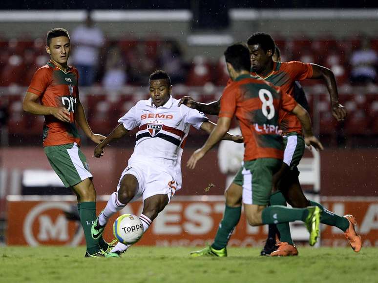 <p>São Paulo e Portuguesa ficaram no 0 a 0, em duelo realizado no Estádio do Morumbi</p>