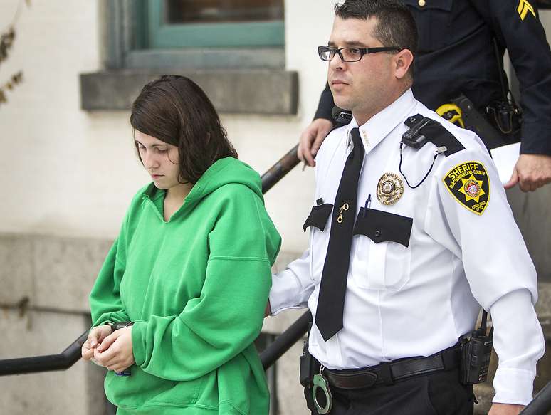 Uma mulher detida na Pensilvânia após suspeita de assassinato confessou ter matado mais de 20 pessoas em vários estados americanos