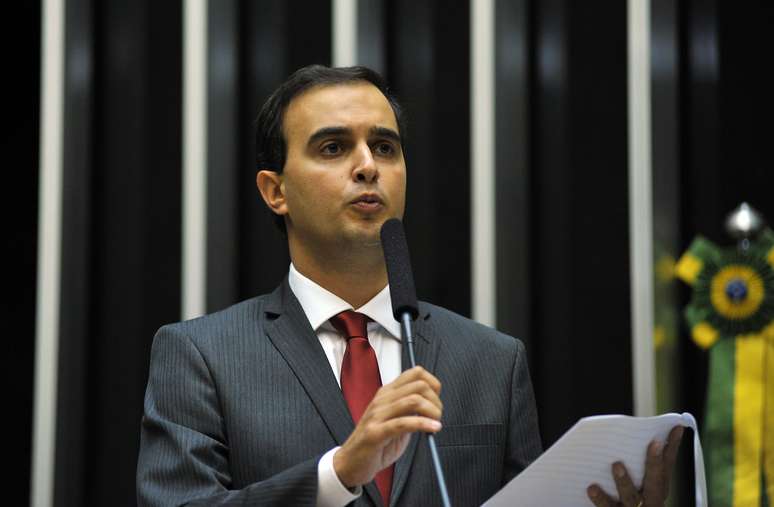 <p>O ex-presidente da União Nacional dos Estudantes, Gustavo Petta (PCdoB-SP) assumiu uma cadeira na Câmara como suplente</p>