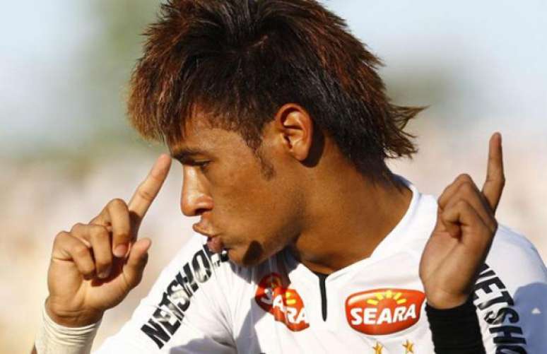 Neymar, mais uma vez, voltou a centralizar atenções no Santos
