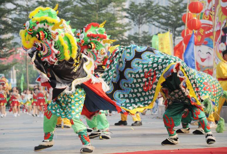 <p><strong>1. Chineses n&atilde;o chamam o feriado de Ano Novo Chin&ecirc;s</strong><br />Na China, as festividades s&atilde;o conhecidas como &ldquo;Festival de Primavera&rdquo; ou &ldquo;Ano-Novo Lunar&rdquo; &ndash; o ano-novo &eacute; determinado pelo calend&aacute;rio. E os chineses n&atilde;o s&atilde;o os &uacute;nicos que abra&ccedil;am estra tradi&ccedil;&atilde;o. Do final de janeiro at&eacute; o meio de fevereiro, a Coreia, o Vietn&atilde; e outros pa&iacute;ses celebram a chegada do Ano-Novo Lunar</p>