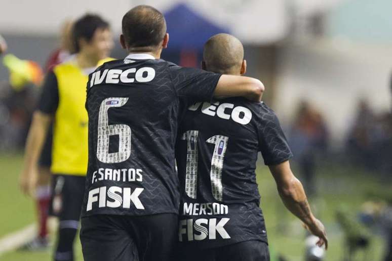 <p>Corinthians usou&nbsp;ideia de colocar&nbsp;fotos dos torcedores na camisa em v&aacute;rias oportunidades, como na campanha vitoriosa da Libertadores, em 2012</p>