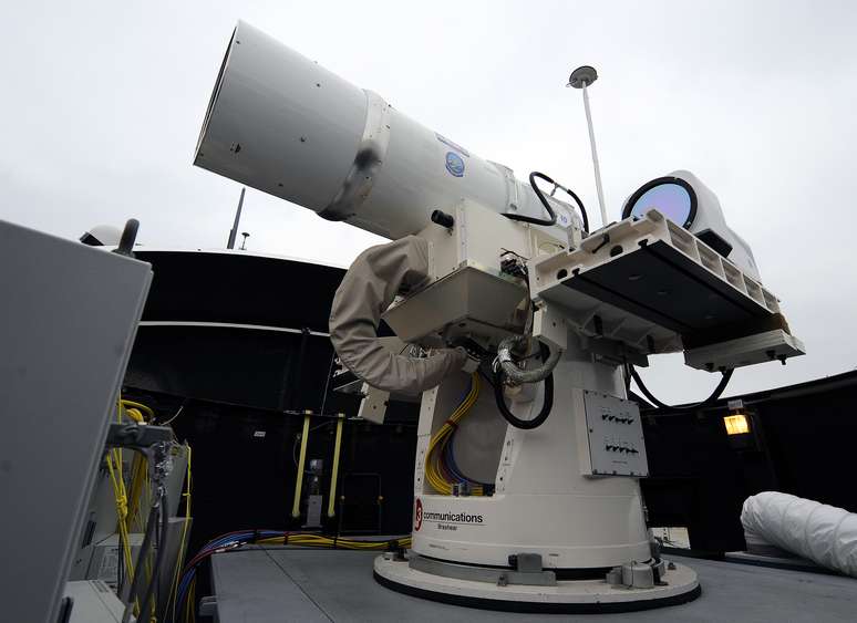 Protótipo de arma eletromagnética, futuramente usada pela Marinha americana; Os planos das Forças Navais são de testar a tecnologia a bordo no final deste ano