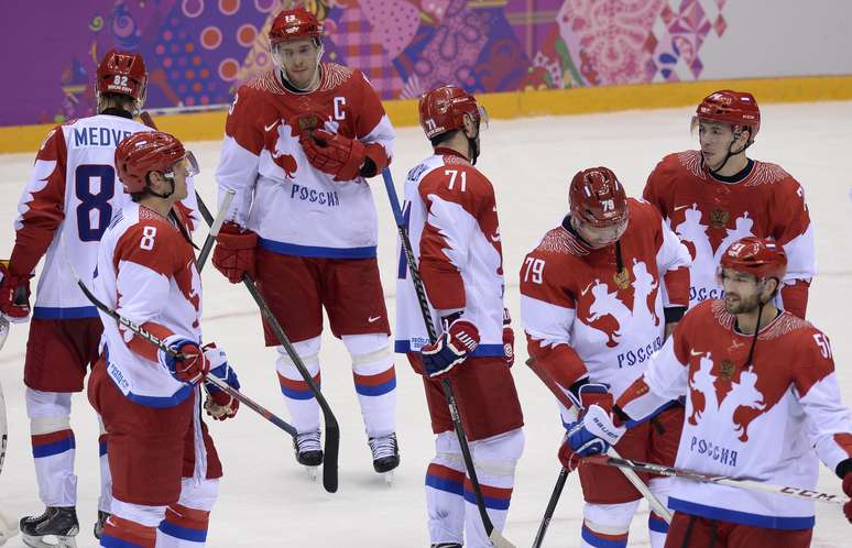 <p>Jogadores russos já haviam tido fraco desempenho na primeira fase e, voltaram a decepcionar a torcida local nas quartas do hóquei</p>
