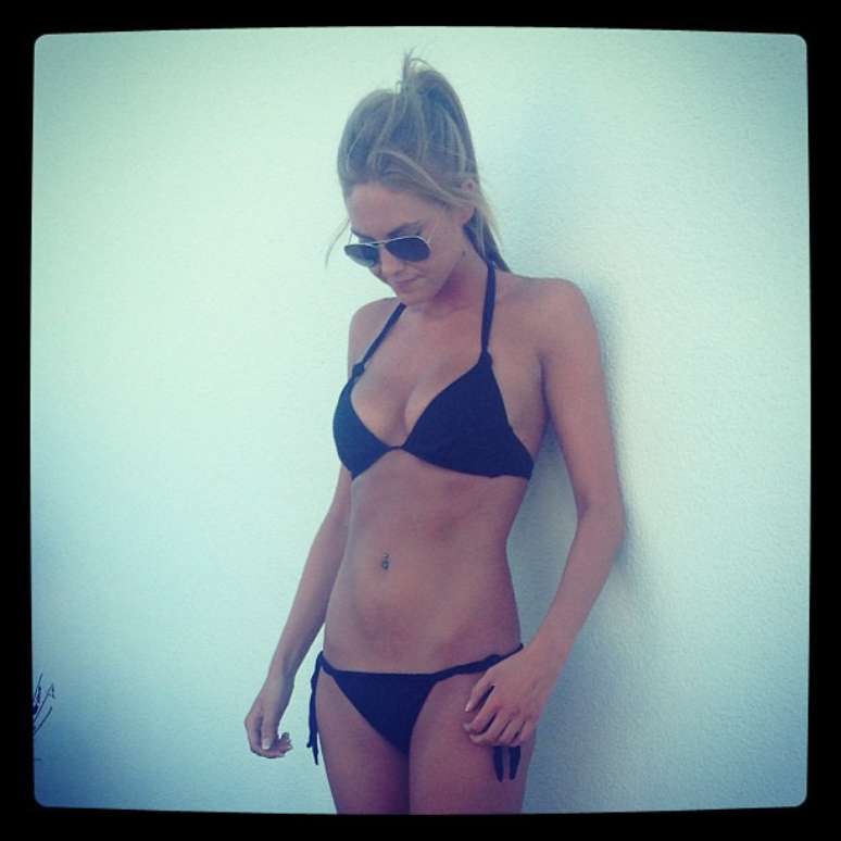 Modelo espanhola, Mar&iacute;a Imizcoz teria terminado o namoro de quase quatro anos com o volante espanhol Javi Mart&iacute;nez, do Bayern de Munique. Ela tamb&eacute;m teria se cadastrado no Tinder para encontrar um novo amor