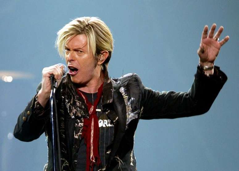 Com o prêmio desta quarta-feira, Bowie, de 67 anos, torna-se o artista mais velho a ser agraciado com um prêmio Brit