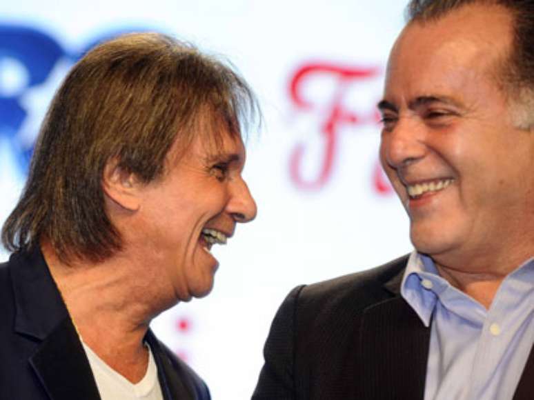 Roberto Carlos participou de uma entrevista coletiva na tarde desta sexta-feira (21) em São Paulo onde foi apresentado como garoto-propaganda da marca Friboi.