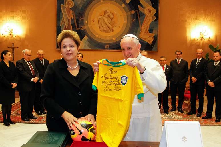 Papa ganhou uma camisa 10 da seleção brasileira autografada por Pelé