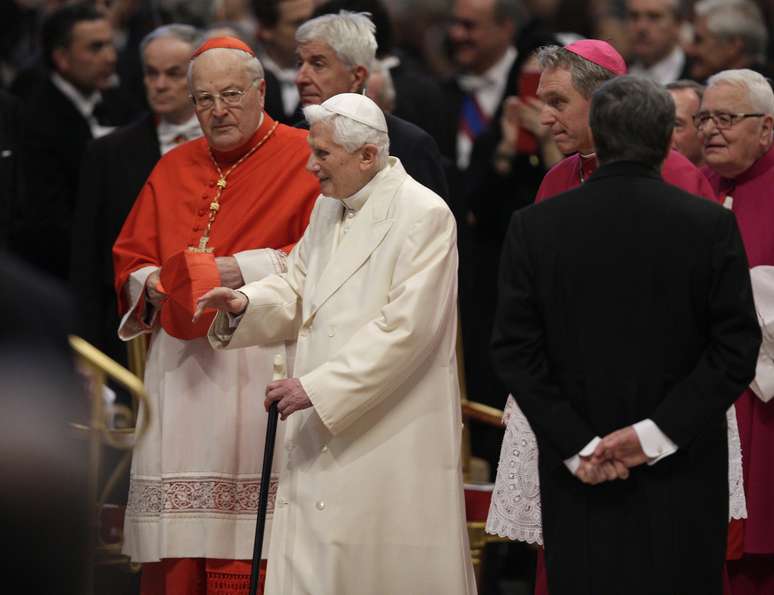 <p>O Papa Emérito Bento XVI participou da cerimônia de criação de 19 novos cardeais na Basílica de São Pedro</p>