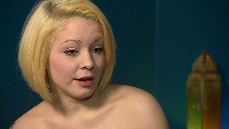 <p>Prostituta que trabalha no bordel Paradise, em Stuttgart, na Alemanha</p>