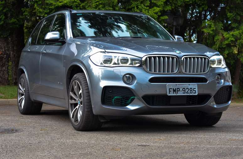 <p>BMW X5 xDrive50i tem falha na trava de segurança para crianças</p>