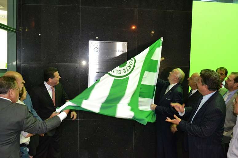 José Maria Marin esteve presente na inauguração do Estádio da Serrinha, que serviu de CT para a Seleção antes da Copa das Confederações