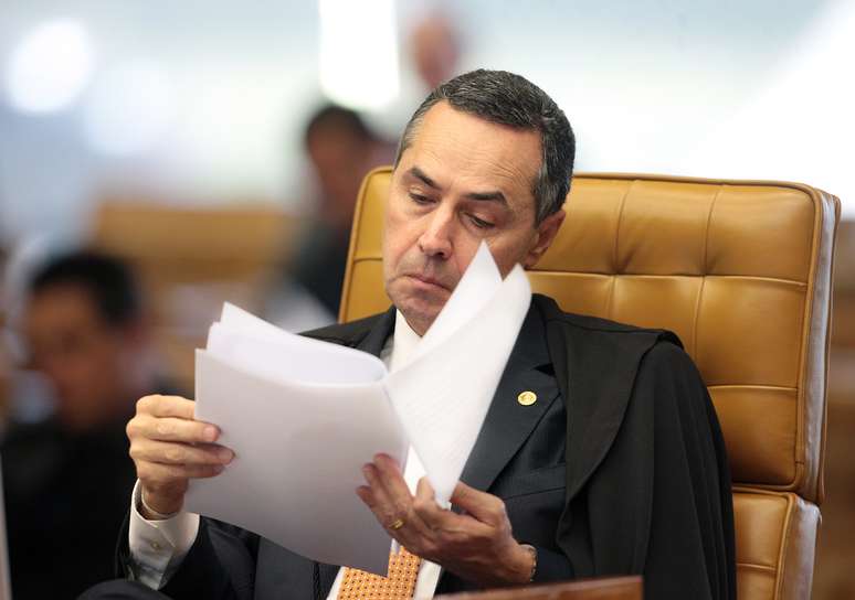 <p>Luis Roberto Barroso ir&aacute; decidir sobre liberdade de Jos&eacute; Dirceu</p>