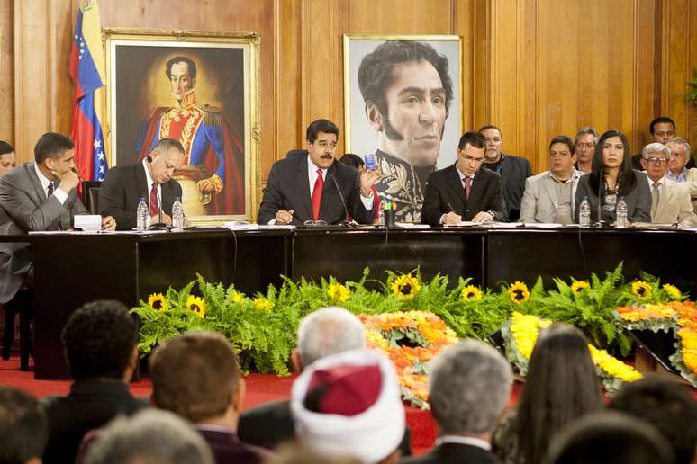 <p>O presidente Nicolás Maduro se comprometeu com empresários venezuelanos a criar uma Comissão da Verdade da Economia</p>