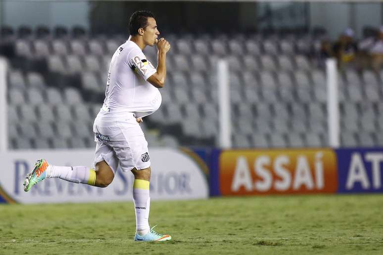 Damião marcou pela segunda vez com a camisa santista