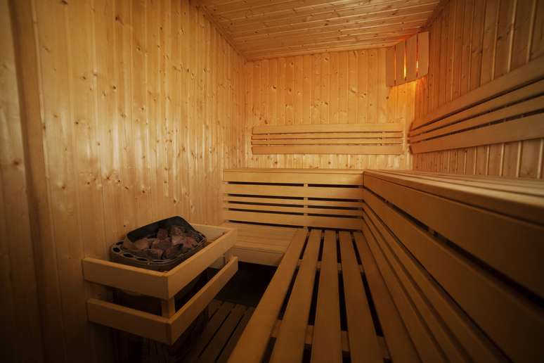 <p>Juro que estava no &#39;hammam&#39; (sauna) para um tratamento, disse um dos acusados a um jornalista da AFP</p>