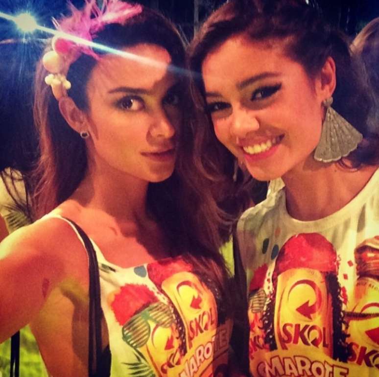 Thaila Ayala e Sophie Charlotte curtem camarote em Salvador