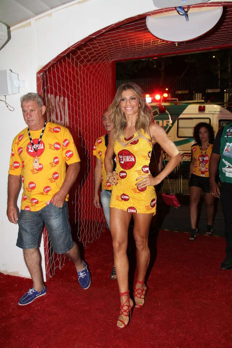 Grazi Massafera no camarote Devassa, na Sapuca&iacute;