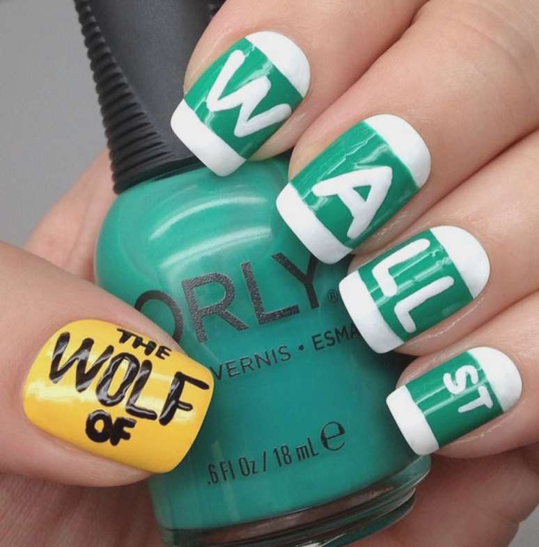 <p>Para homenagear <em>O Lobo de Wall Street</em>, que tem Leonadro DiCaprio no elenvo, a Orly usou esmaltes amarelo, preto, verde-água e branco</p>