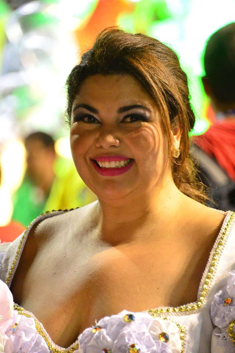<p>Atriz Fabiana Karla desfila pela Mocidade Independente de Padre Miguel</p>
