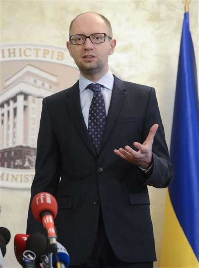 <p>Yatsenyuk afirmou nesta quarta-feira que uma força-tarefa especial irá analisar autonomia adicional à República da Crimeia</p>